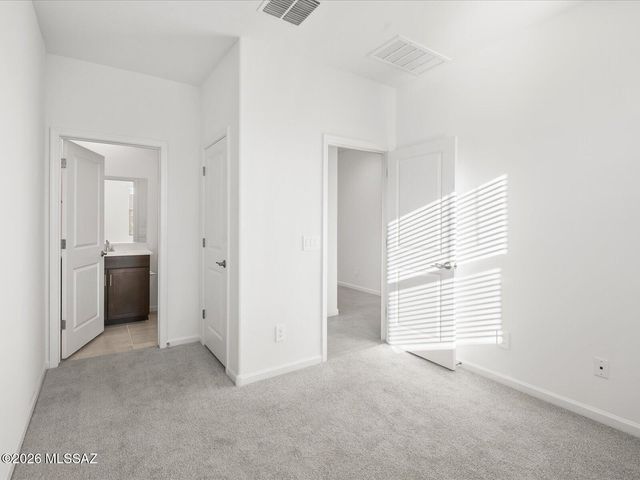 780 W Calle Cubeta, Sahuarita, AZ 85629