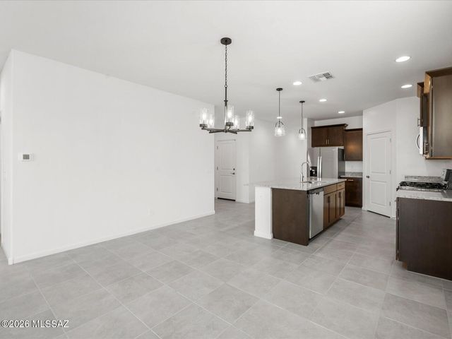 780 W Calle Cubeta, Sahuarita, AZ 85629