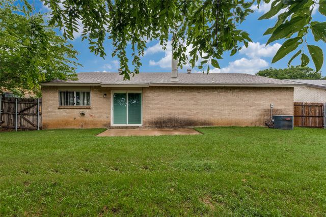 7205 Southridge Trail, Fort Worth, TX 76133
