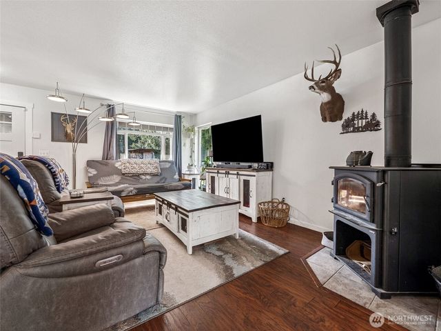 40407 Mountain Highway E, Eatonville, WA 98328