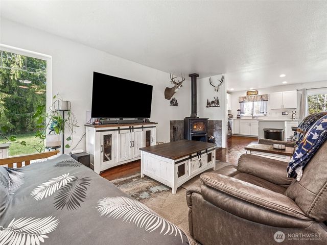 40407 Mountain Highway E, Eatonville, WA 98328