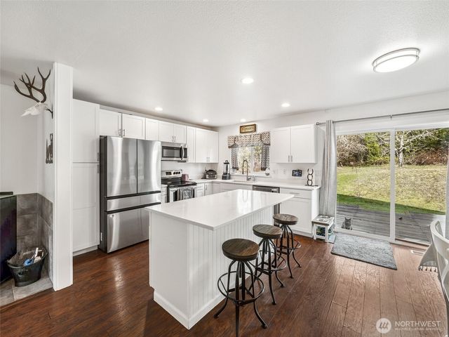 40407 Mountain Highway E, Eatonville, WA 98328