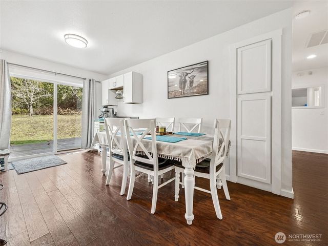 40407 Mountain Highway E, Eatonville, WA 98328