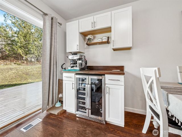 40407 Mountain Highway E, Eatonville, WA 98328