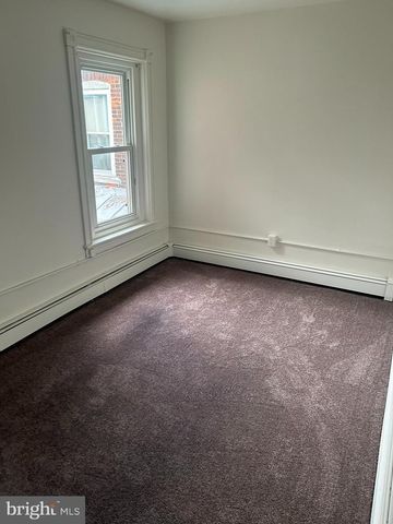 49 E WASHINGTON ST, Topton, PA 19562