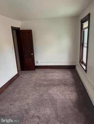 49 E WASHINGTON ST, Topton, PA 19562