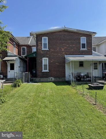 49 E WASHINGTON ST, Topton, PA 19562