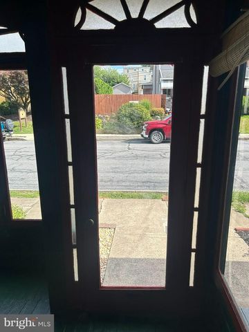49 E WASHINGTON ST, Topton, PA 19562