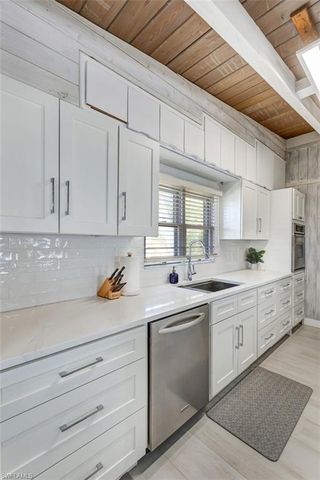 370 Bayland RD, Fort Myers Beach, FL 33931