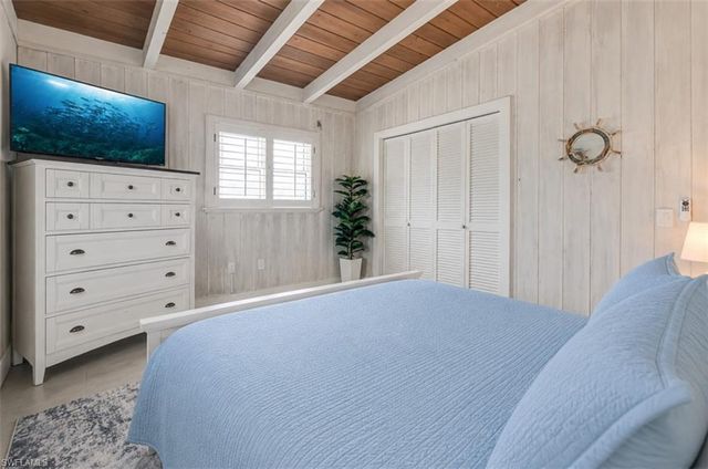 370 Bayland RD, Fort Myers Beach, FL 33931