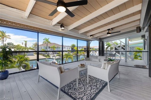 370 Bayland RD, Fort Myers Beach, FL 33931