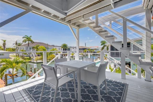 370 Bayland RD, Fort Myers Beach, FL 33931