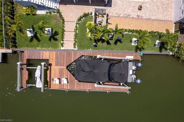 370 Bayland RD, Fort Myers Beach, FL 33931