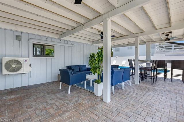 370 Bayland RD, Fort Myers Beach, FL 33931