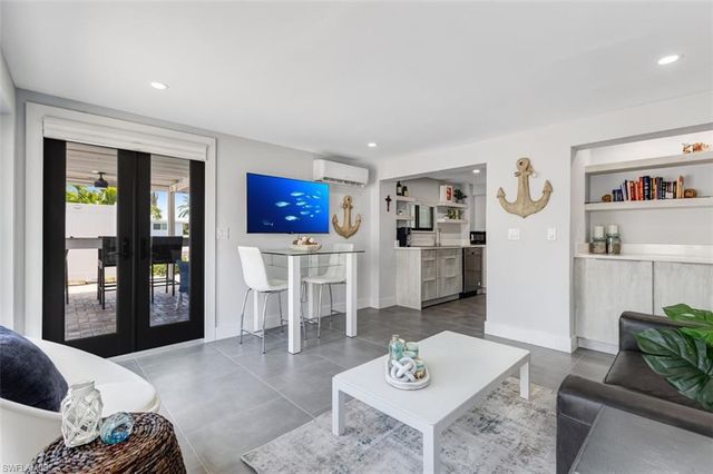 370 Bayland RD, Fort Myers Beach, FL 33931