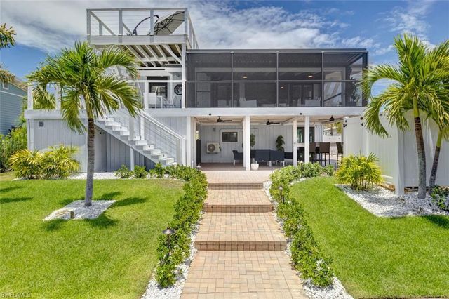 370 Bayland RD, Fort Myers Beach, FL 33931
