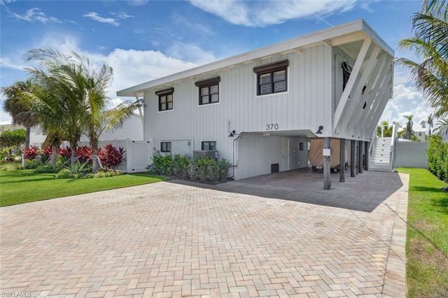370 Bayland RD, Fort Myers Beach, FL 33931