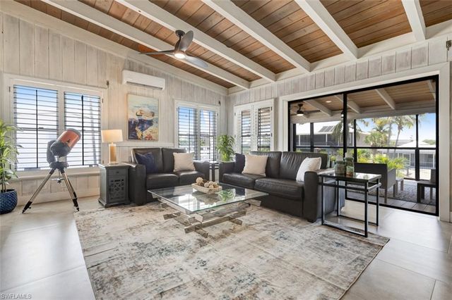 370 Bayland RD, Fort Myers Beach, FL 33931