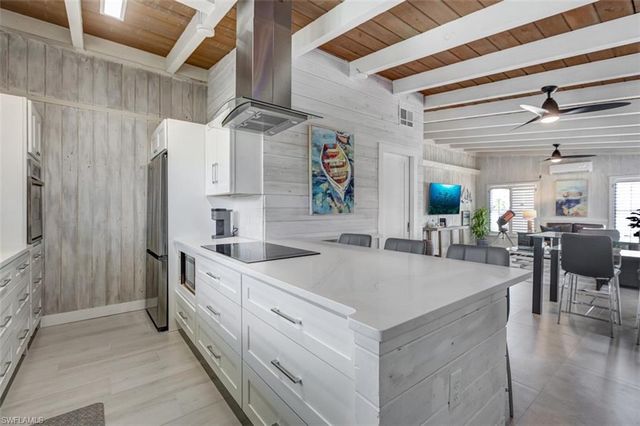 370 Bayland RD, Fort Myers Beach, FL 33931