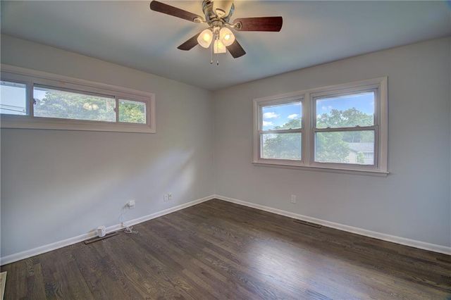 5629 W 50th Street, Roeland Park, KS 66202