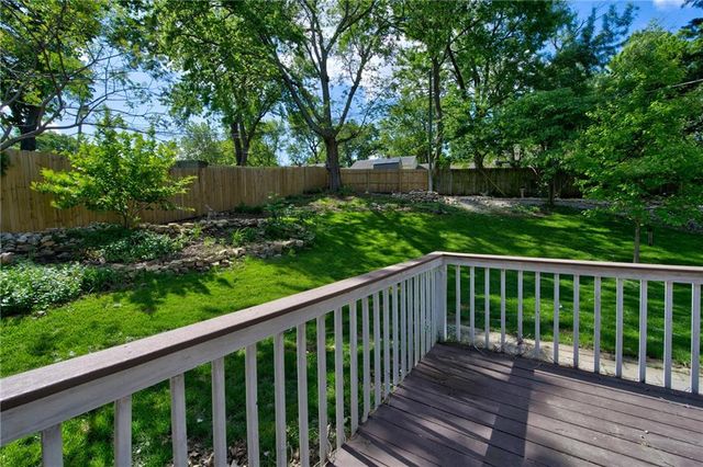 5629 W 50th Street, Roeland Park, KS 66202