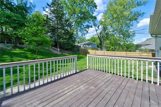 5629 W 50th Street, Roeland Park, KS 66202