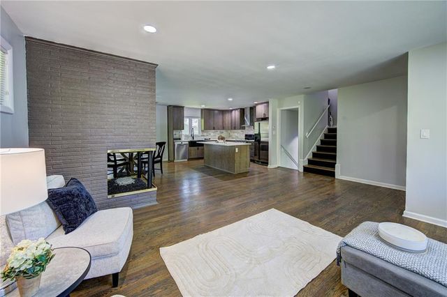 5629 W 50th Street, Roeland Park, KS 66202