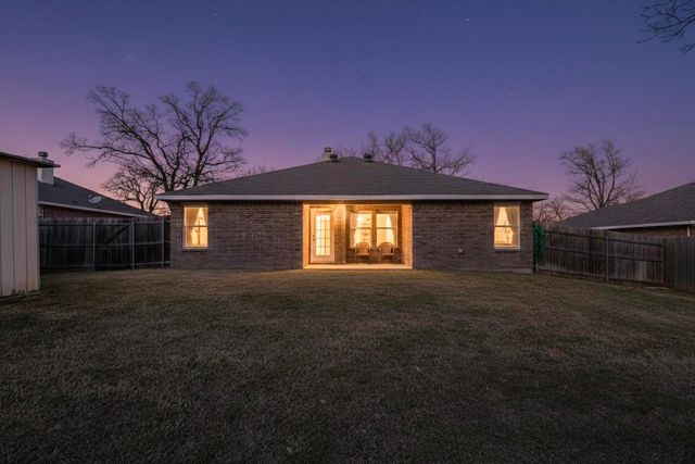 508 Logan Drive, Azle, TX 76020