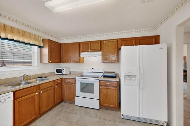 508 Logan Drive, Azle, TX 76020