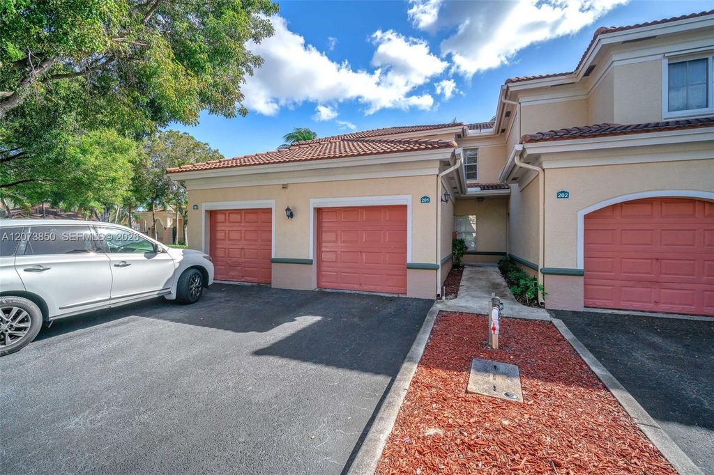 2532 Centergate Drive 201, Miramar, FL 33025