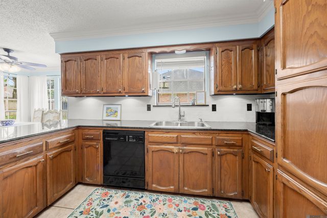 2103 Aspenwood Dr, Baton Rouge, LA 70816