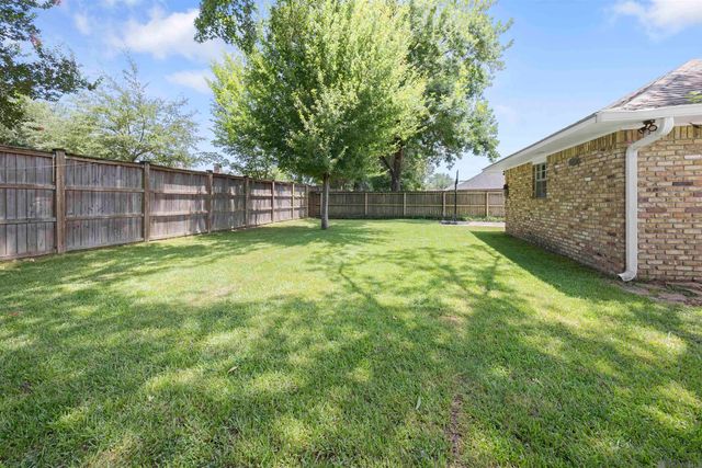 2103 Aspenwood Dr, Baton Rouge, LA 70816