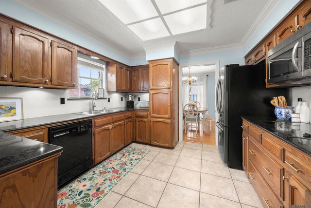2103 Aspenwood Dr, Baton Rouge, LA 70816