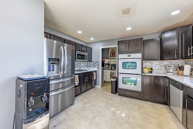 2803 Huntington Drive, Belvidere, IL 61008