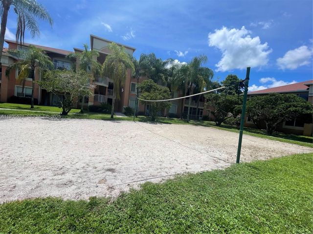 6900 SW 39th St 207J, Davie, FL 33314