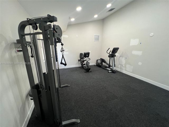 6900 SW 39th St 207J, Davie, FL 33314