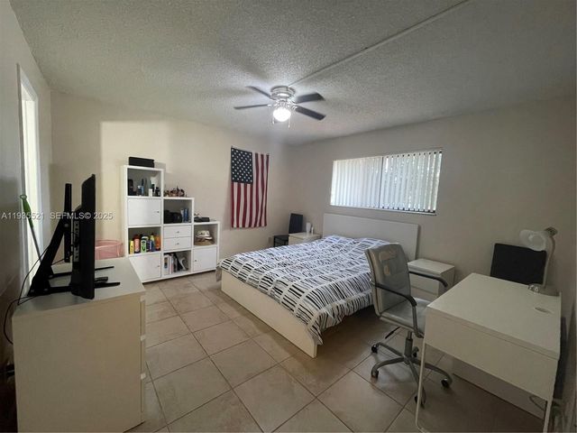 6900 SW 39th St 207J, Davie, FL 33314