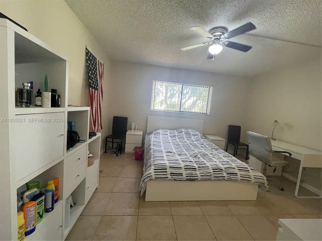 6900 SW 39th St 207J, Davie, FL 33314