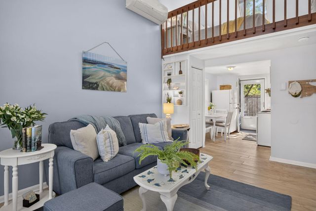 316 Sea Street APT I, Hyannis, MA 02601