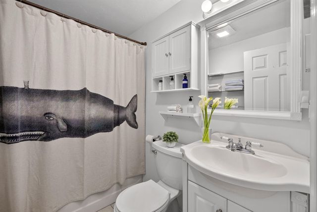 316 Sea Street APT I, Hyannis, MA 02601