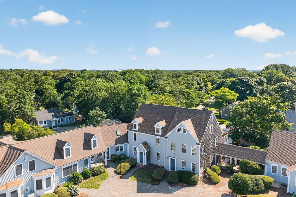 316 Sea Street APT I, Hyannis, MA 02601