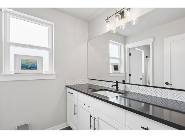 4331 Se 65TH Ave, Hillsboro, OR 97123