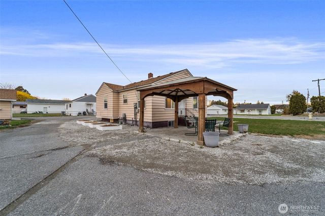 3204 W Yakima Street, Pasco, WA 99301