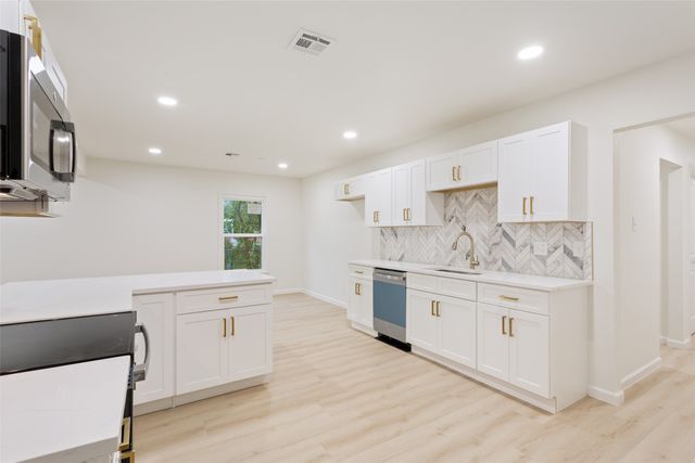 1029 N 45th Street, Waco, TX 76710