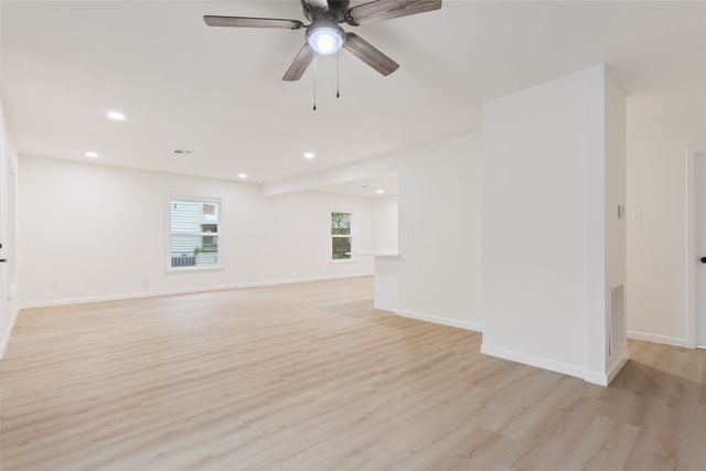 1029 N 45th Street, Waco, TX 76710