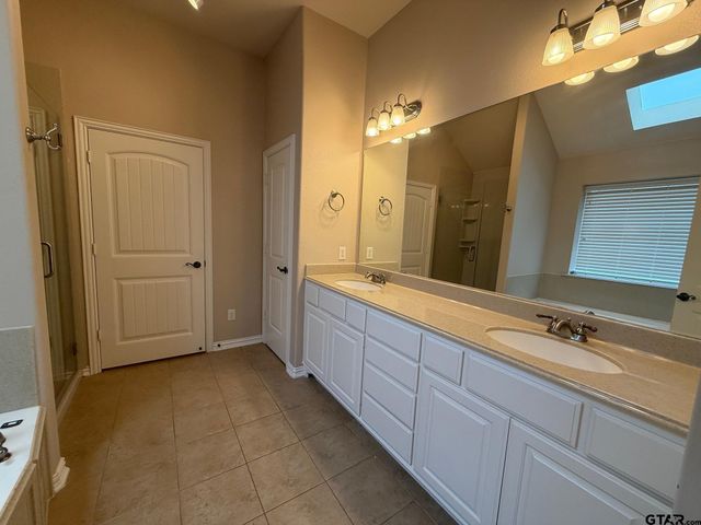 2073 Yasmeen Cir, Flint, TX 75762