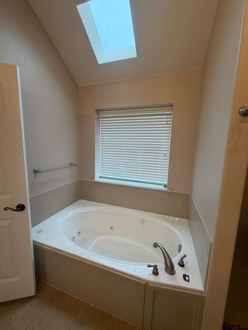 2073 Yasmeen Cir, Flint, TX 75762