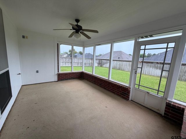 2073 Yasmeen Cir, Flint, TX 75762