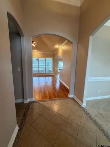 2073 Yasmeen Cir, Flint, TX 75762