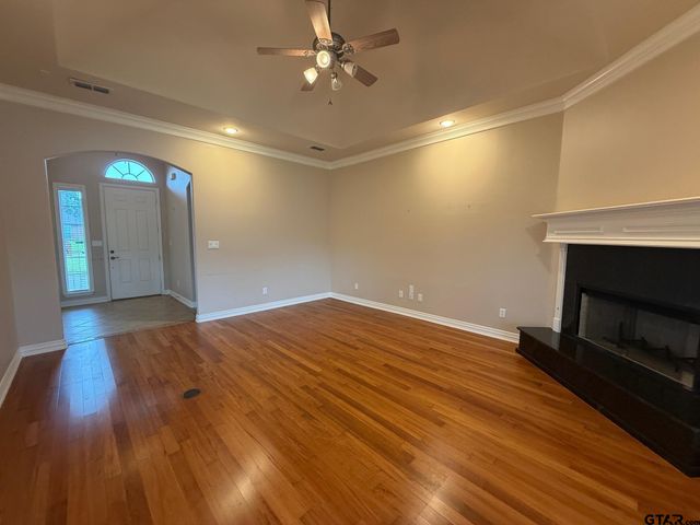 2073 Yasmeen Cir, Flint, TX 75762